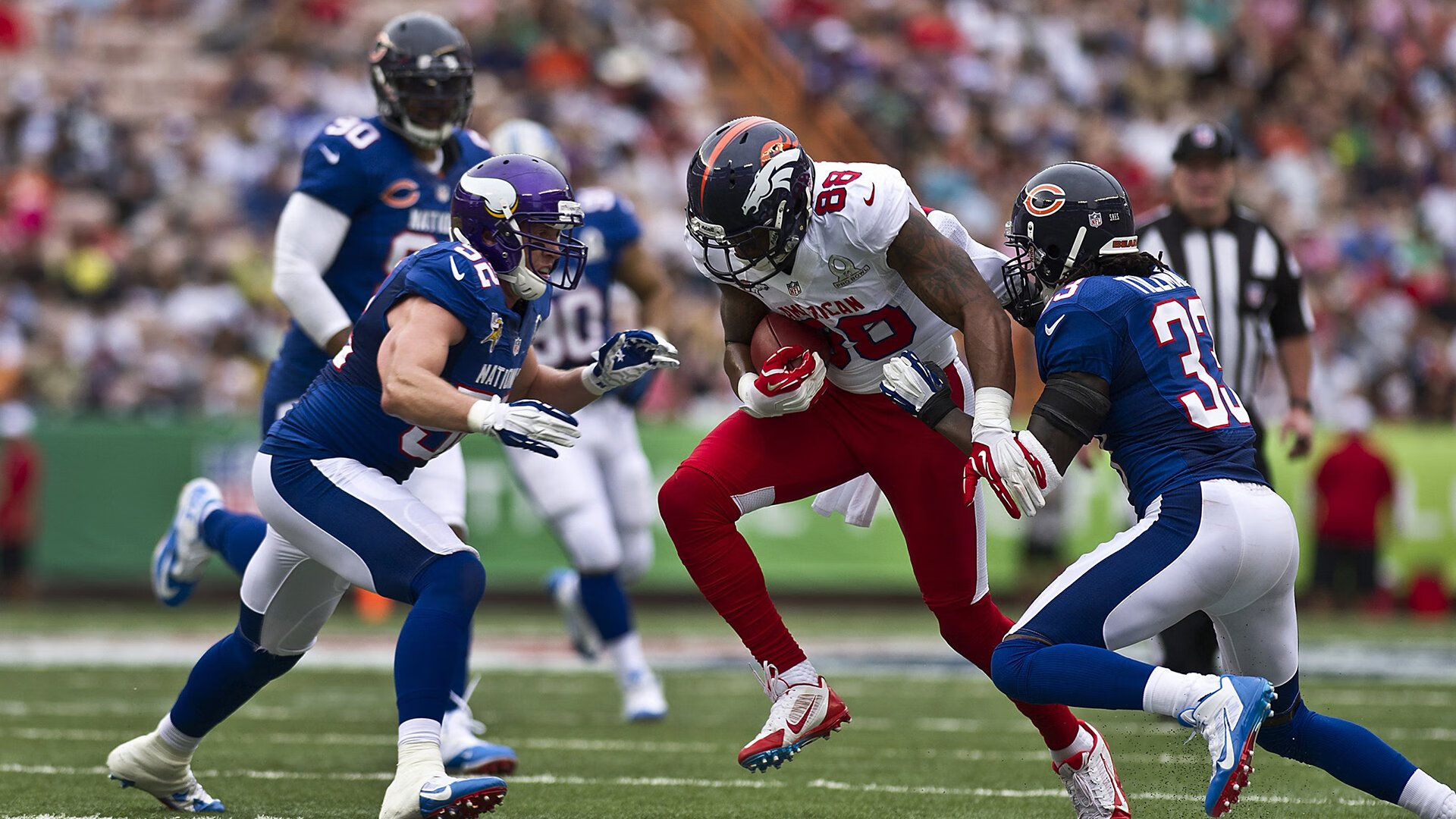 -2019年季后赛：“水花兄弟”连续热火般的爆发，库里在关键的第四节多次神奇远投赢得比赛