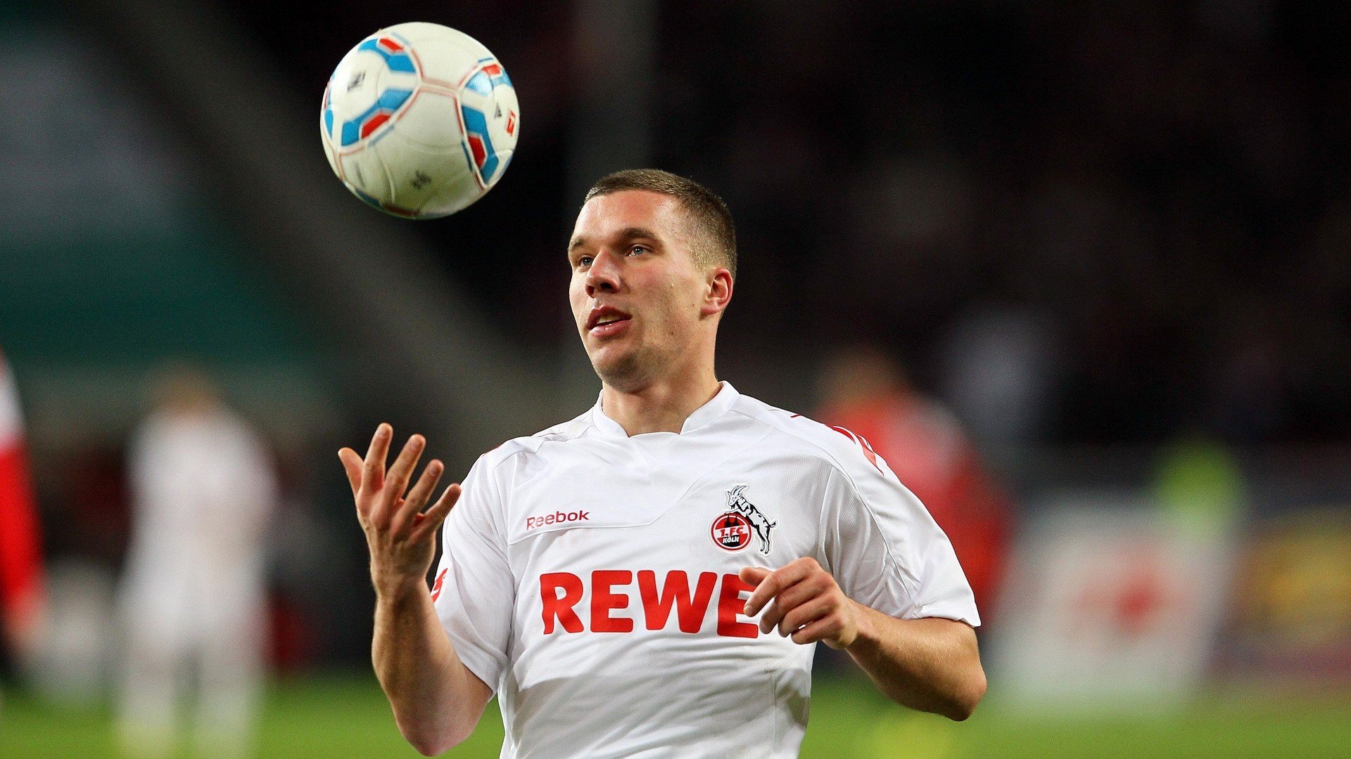 九游下载中心-罗马3-2激战弗洛伦萨，沙拉维和维纳托联手，罗马vs萨勒尼塔纳